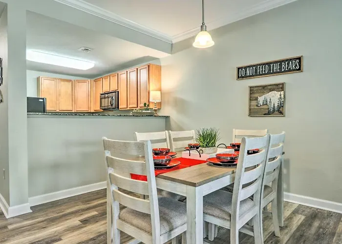 Downtown Pigeon Forge Condo With Pool Access!