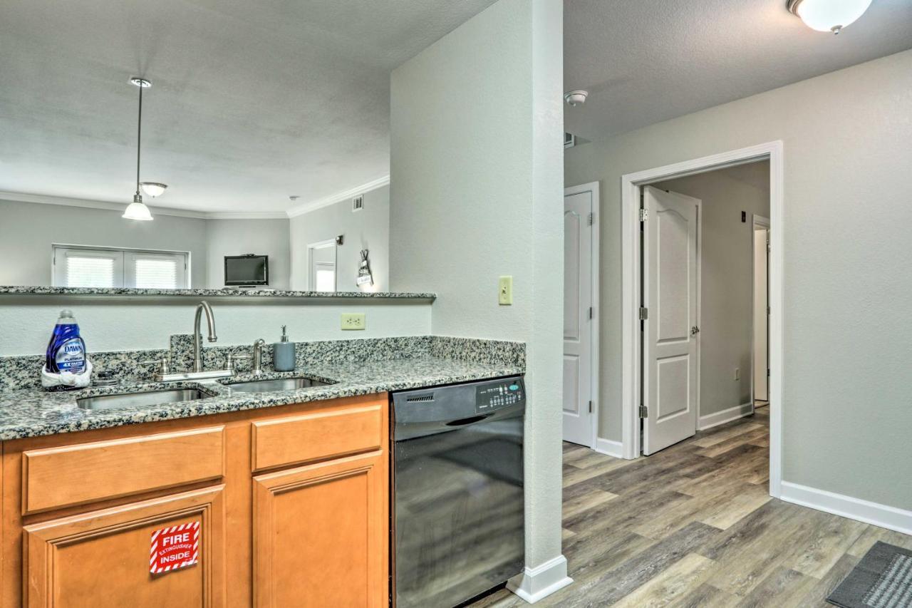 Apartment Downtown With Pool Access! Pigeon Forge