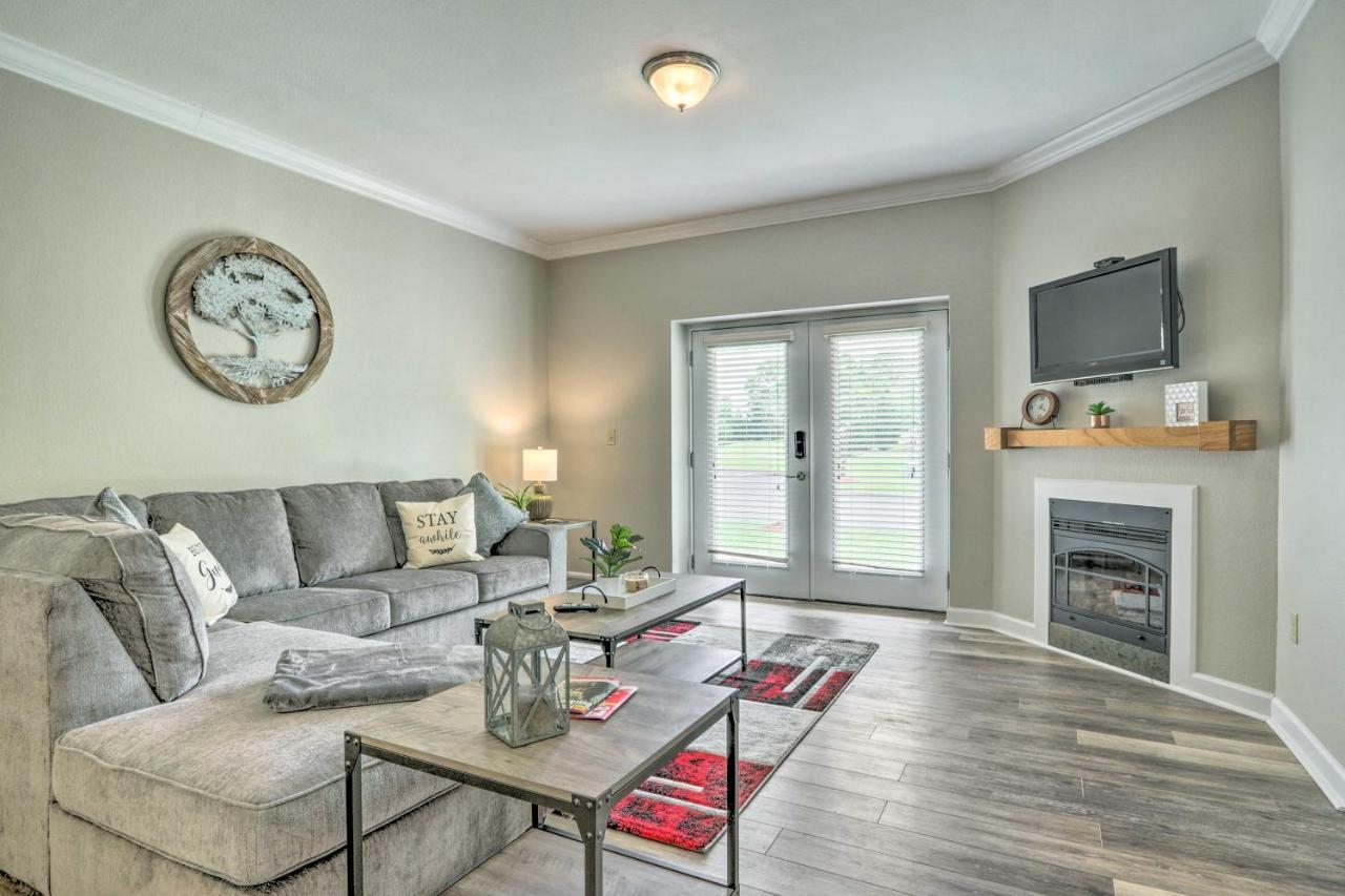 Apartment Downtown With Pool Access! Pigeon Forge
