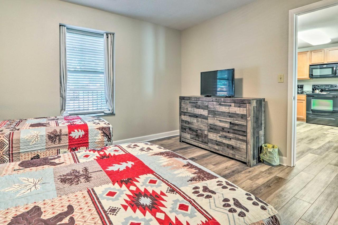 Downtown With Pool Access! Apartment *