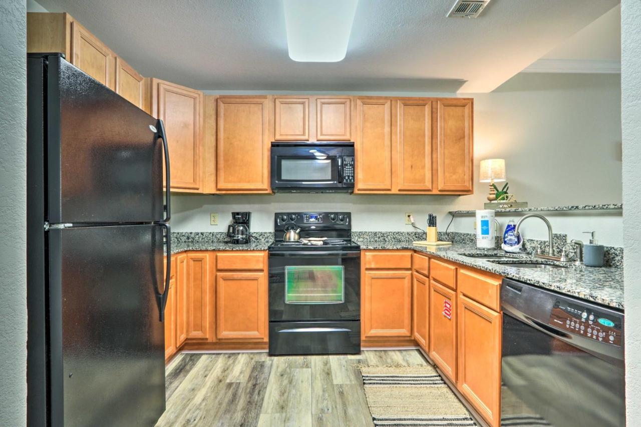 Apartment Downtown With Pool Access! *